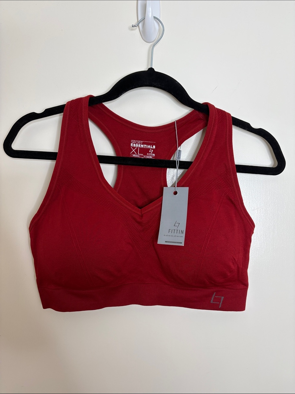 Fittin Essentials Women's Red Seamless Support Sports Bra